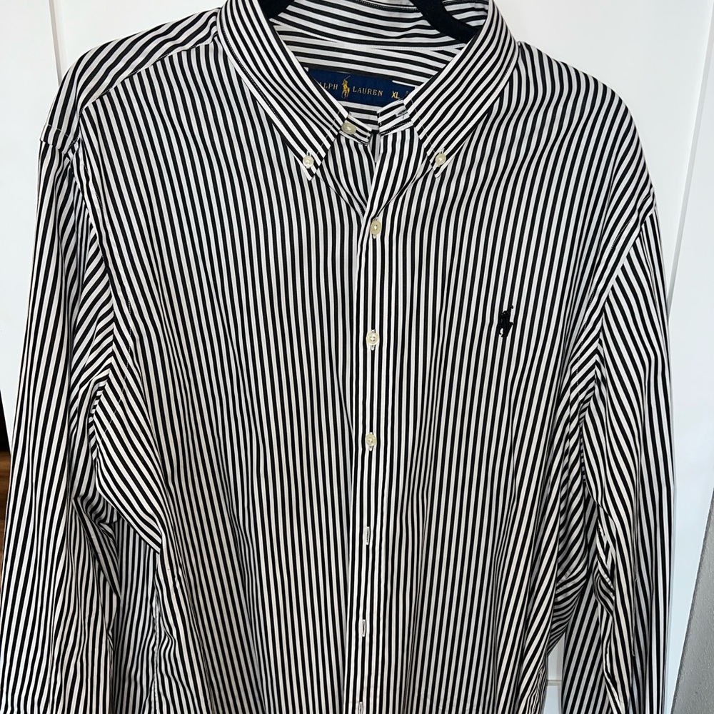 Mens XL Polo black and white
